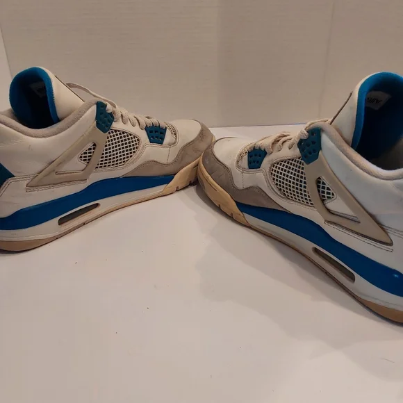 2012 JORDAN 4 RETRO MILITARY BLUE 10M PRE-OWNED HAS FLAWS SEE PICS - Picture 4 of 10